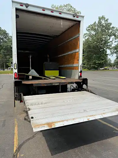 Pallet Jack, Straps, Load Bars, Blankets